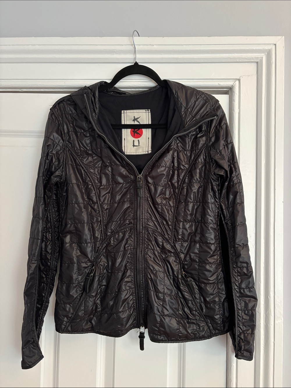 KRU Lightweight Quilted Hooded Jacket in Shiny Black with hood